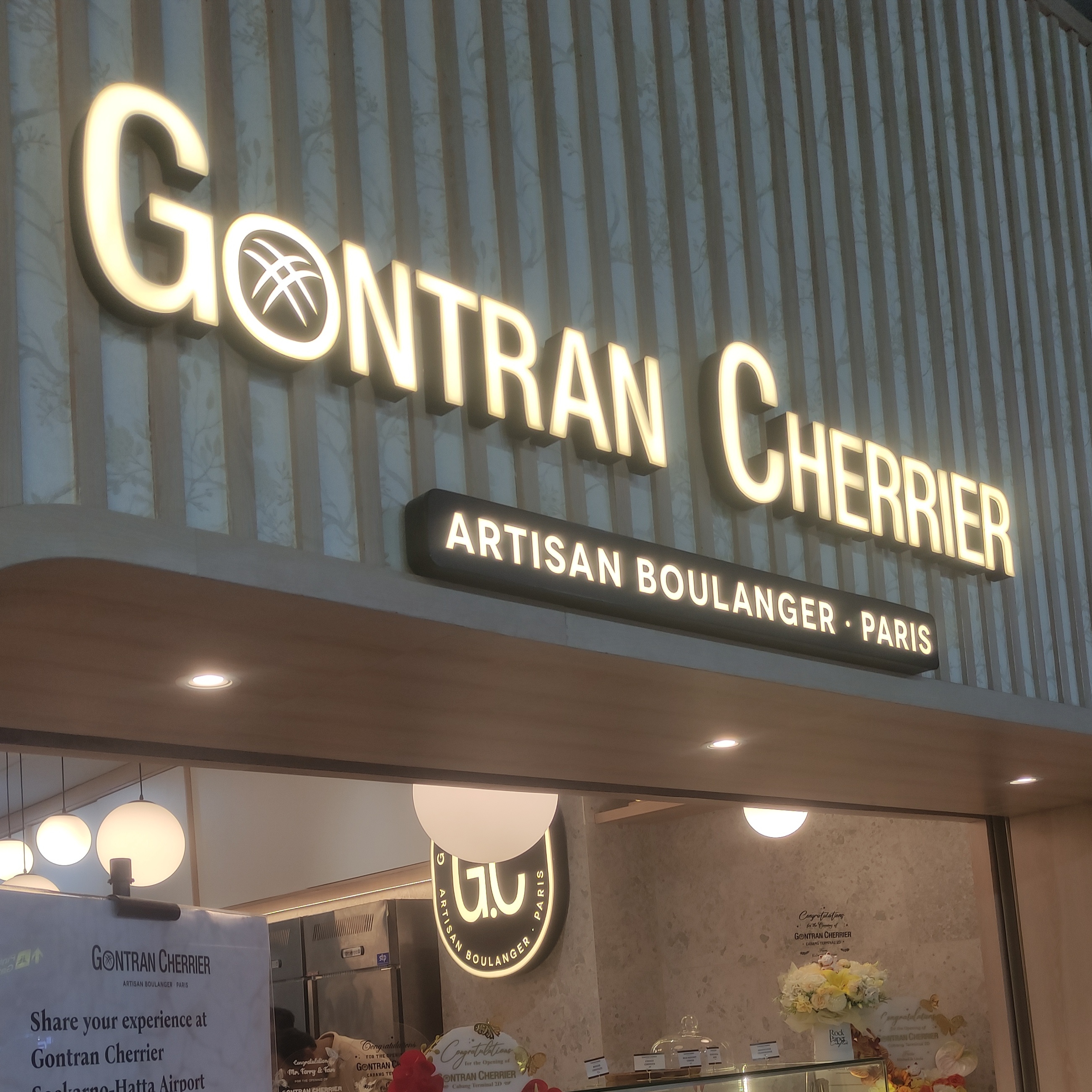 Hasil proses interior fit out Cafe Gontran Cherrier Artisan Paris Terminal 2